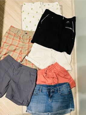 Bundle 7 Pairs of Women’s Casual Shorts